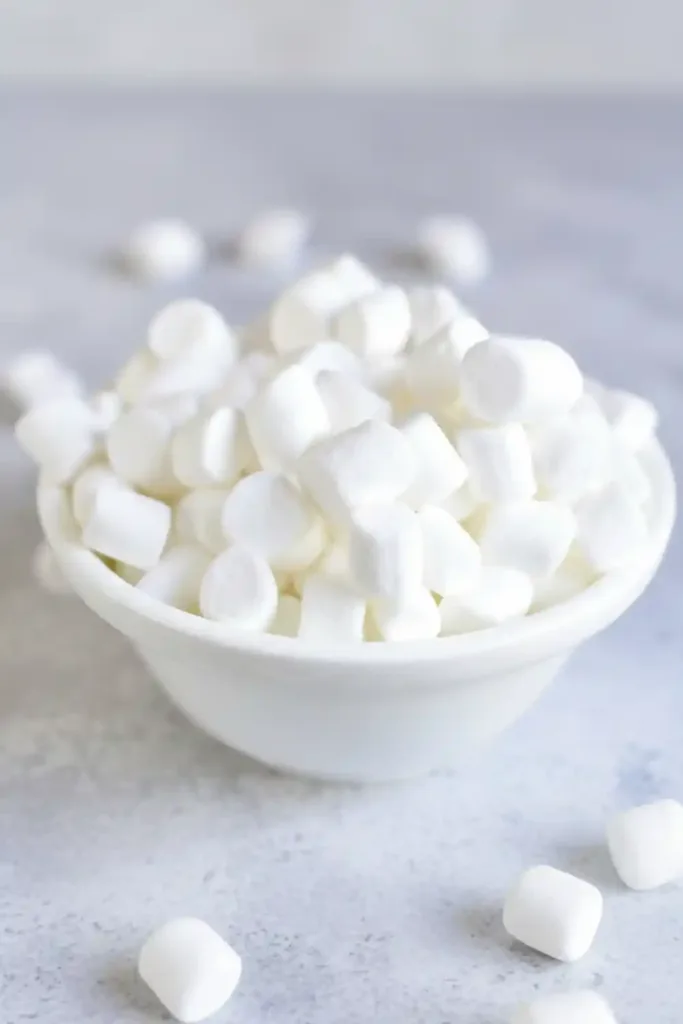 Homemade easy marshmallow fondant for cake decoration