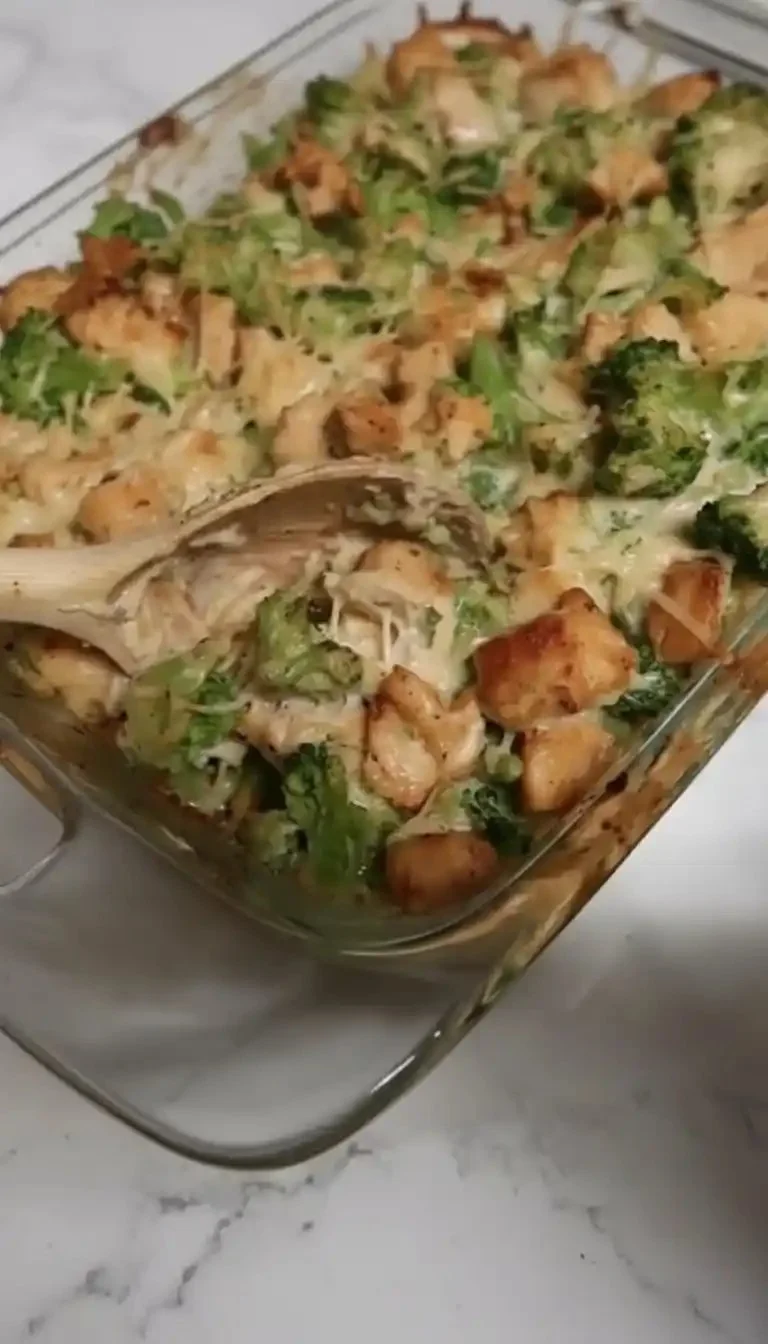 Keto diet guide featuring tips and recipes for beginners