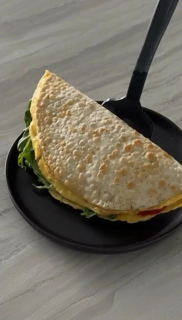 Delicious easy veggie omelette filled with fresh vegetables