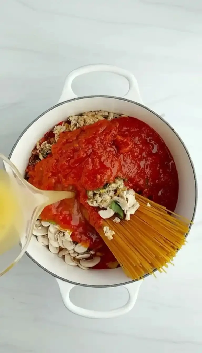 One Pot Healthy Spaghetti